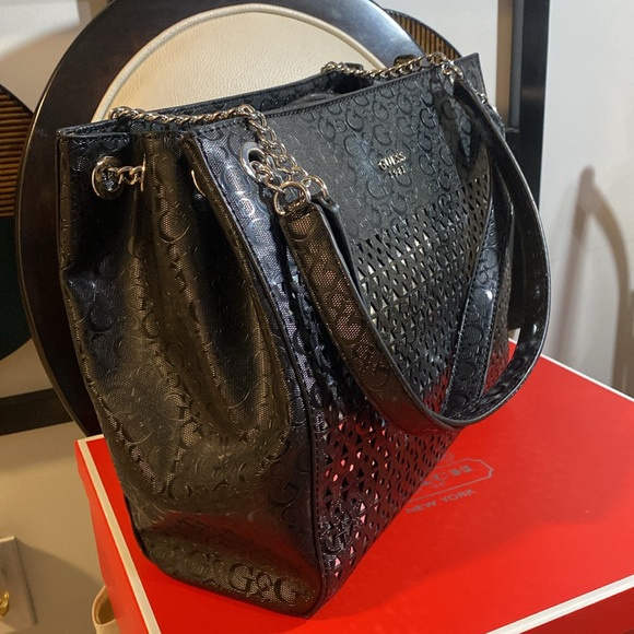 Guess bag brand new. - Picture 3 of 8
